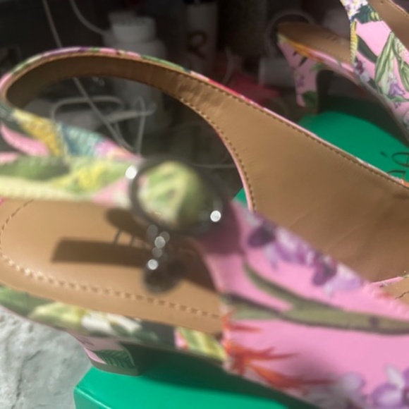 J Renee Pink Floral Bow Pattern Singback Shoe. BRAND NEW NEVER WORN!!! Size 9 M - Picture 12 of 16